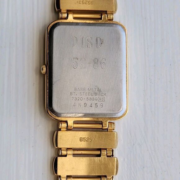 Seiko Quartz 7320-5889 Vintage Gold Tone Rectangular Dress Watch Japan 1984 - Picture 15 of 16